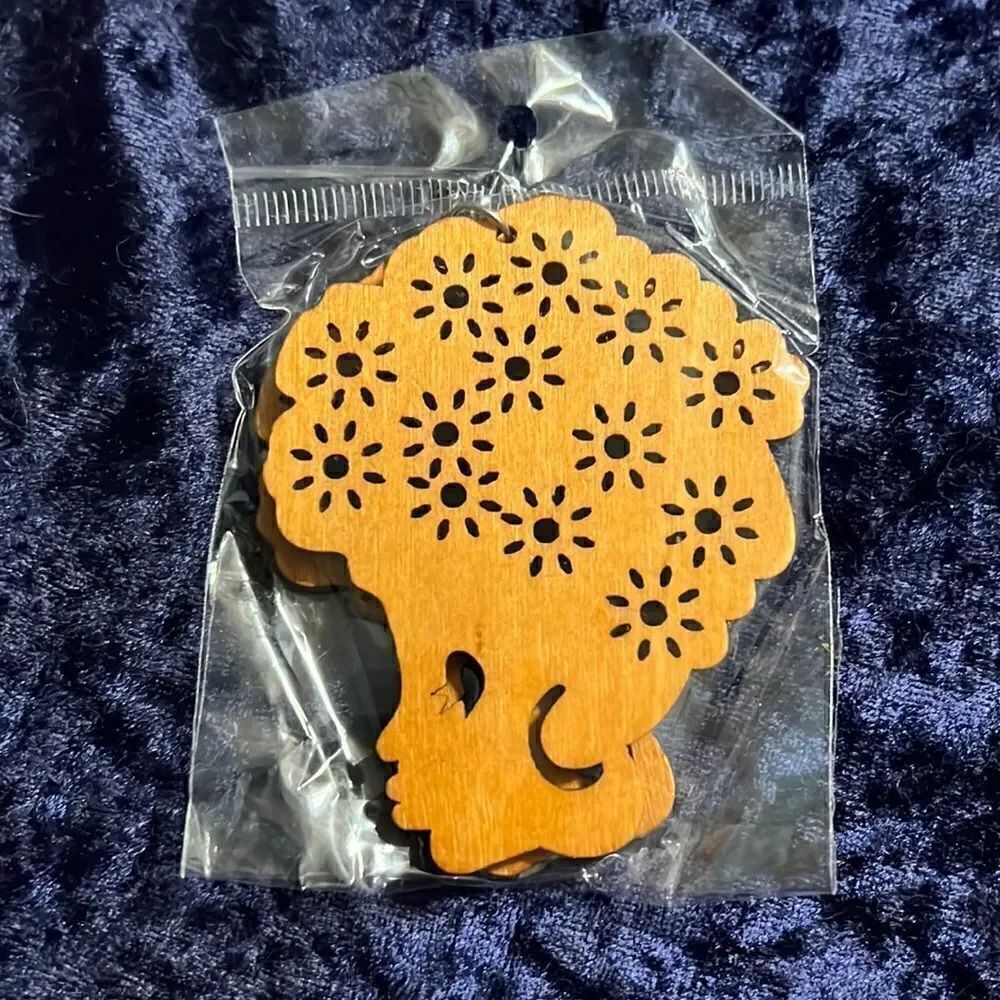 New Wood Color African Woman Earrings